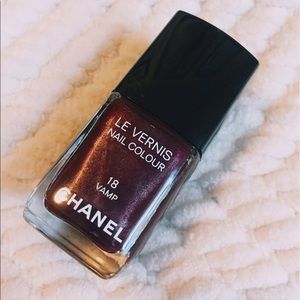 Chanel 'Vamp' Nail Polish