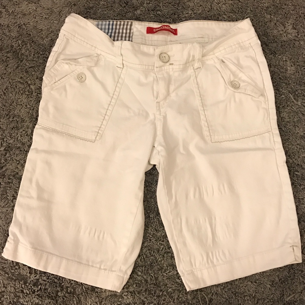 CUTE WHITE UNIONBAY SHORTS