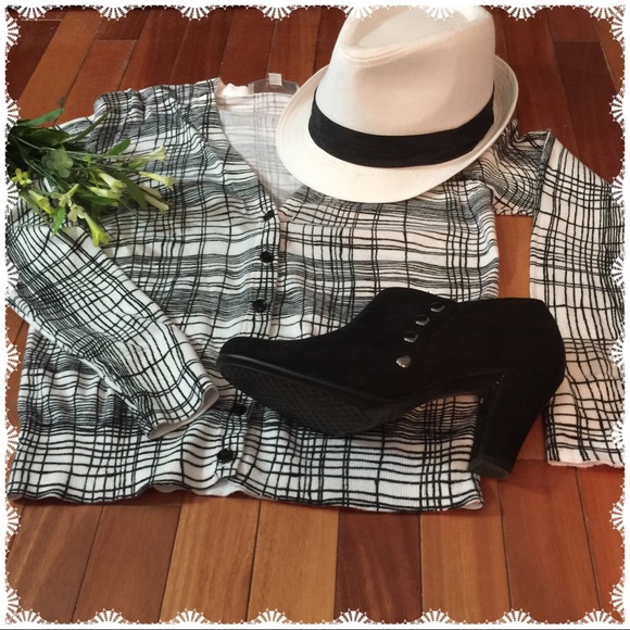 LOFT Sweaters - LOFT Snazzy Casual Sweater