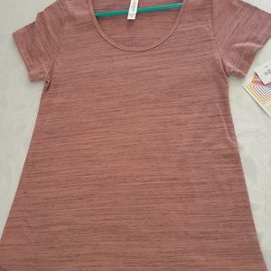 Price cut! NWT LuLaRoe xs CLASSIC TEE