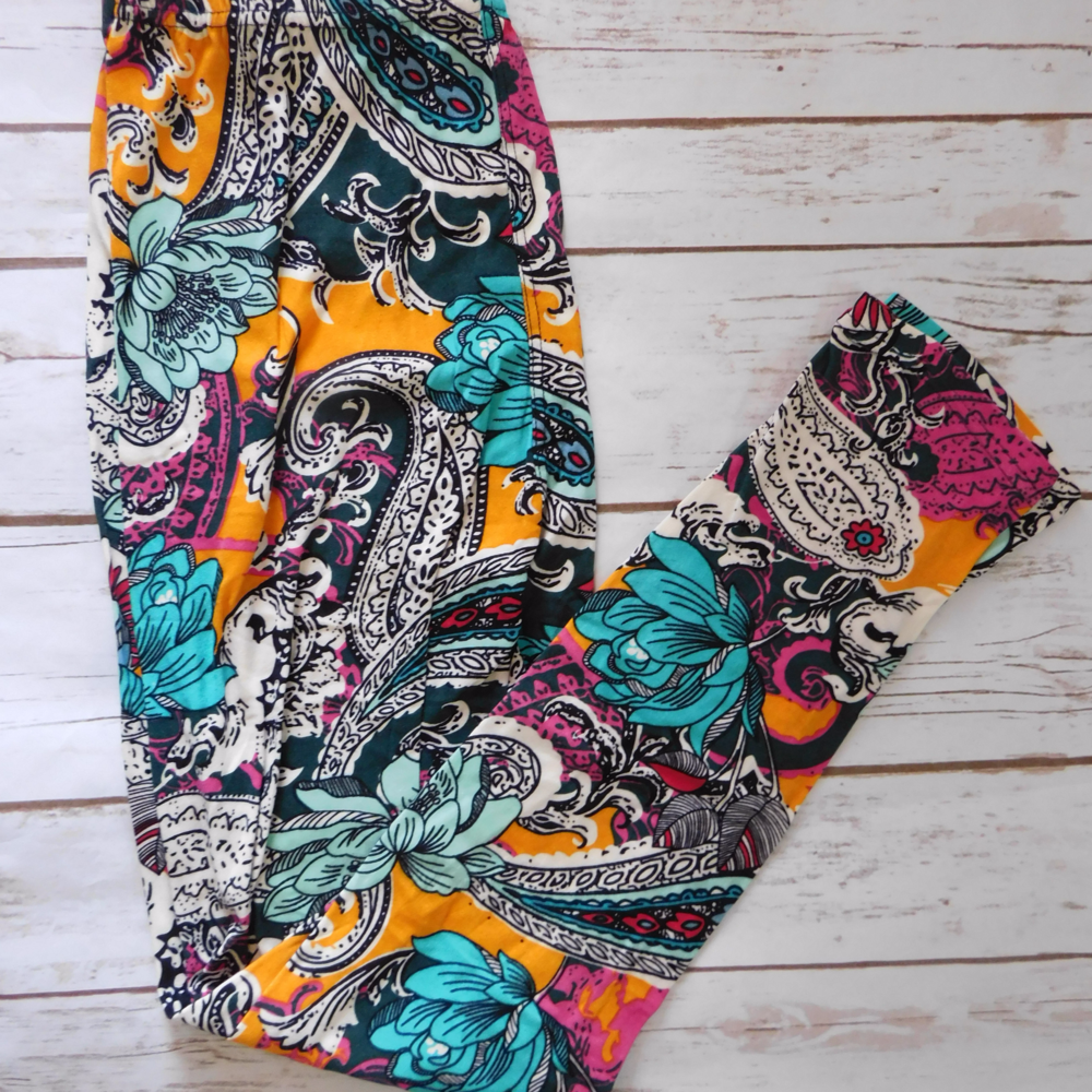 One Size Pailsey Print Leggings