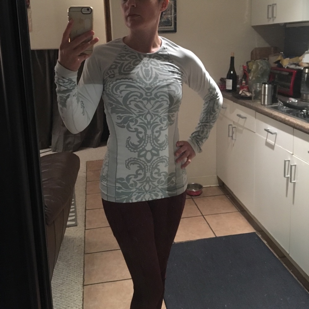 Athleta Long Sleeve Women's Workout Shirt S