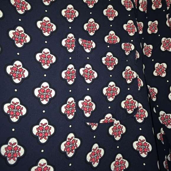 Patterned tab-sleeve blouse - Picture 2 of 2