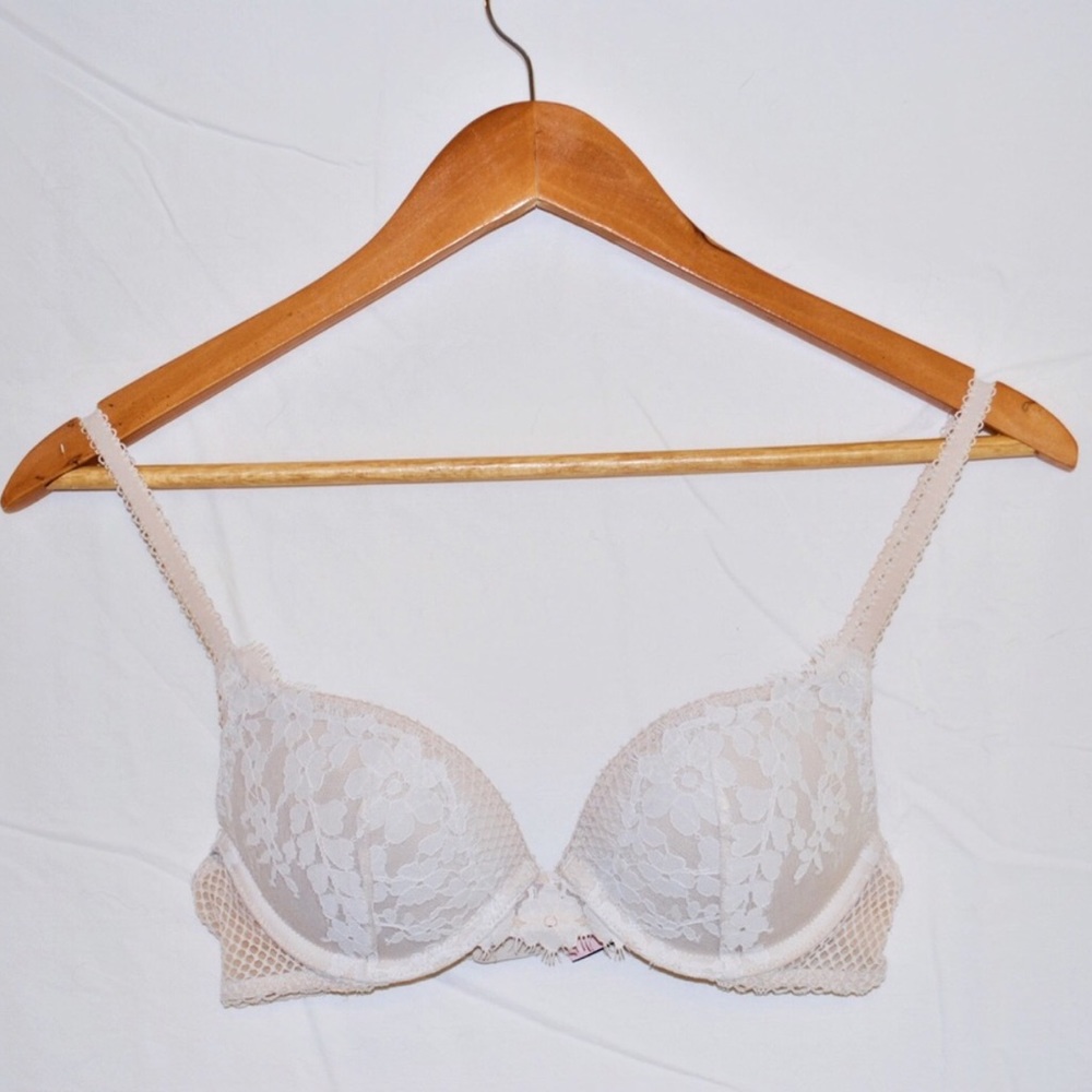 BUNDLE Victoria's Secret Lace Bras 32B Quantity 2