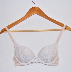 BUNDLE Victoria's Secret Lace Bras 32B Quantity 2