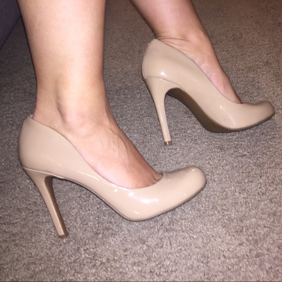 NWOT Jessica Simpson Nude Patent Leather heels - Picture 3 of 3