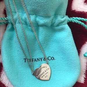 Super cute double chain Tiffany necklace!