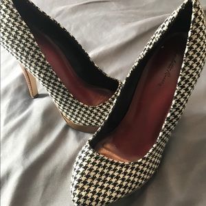 Houndstooth Heels