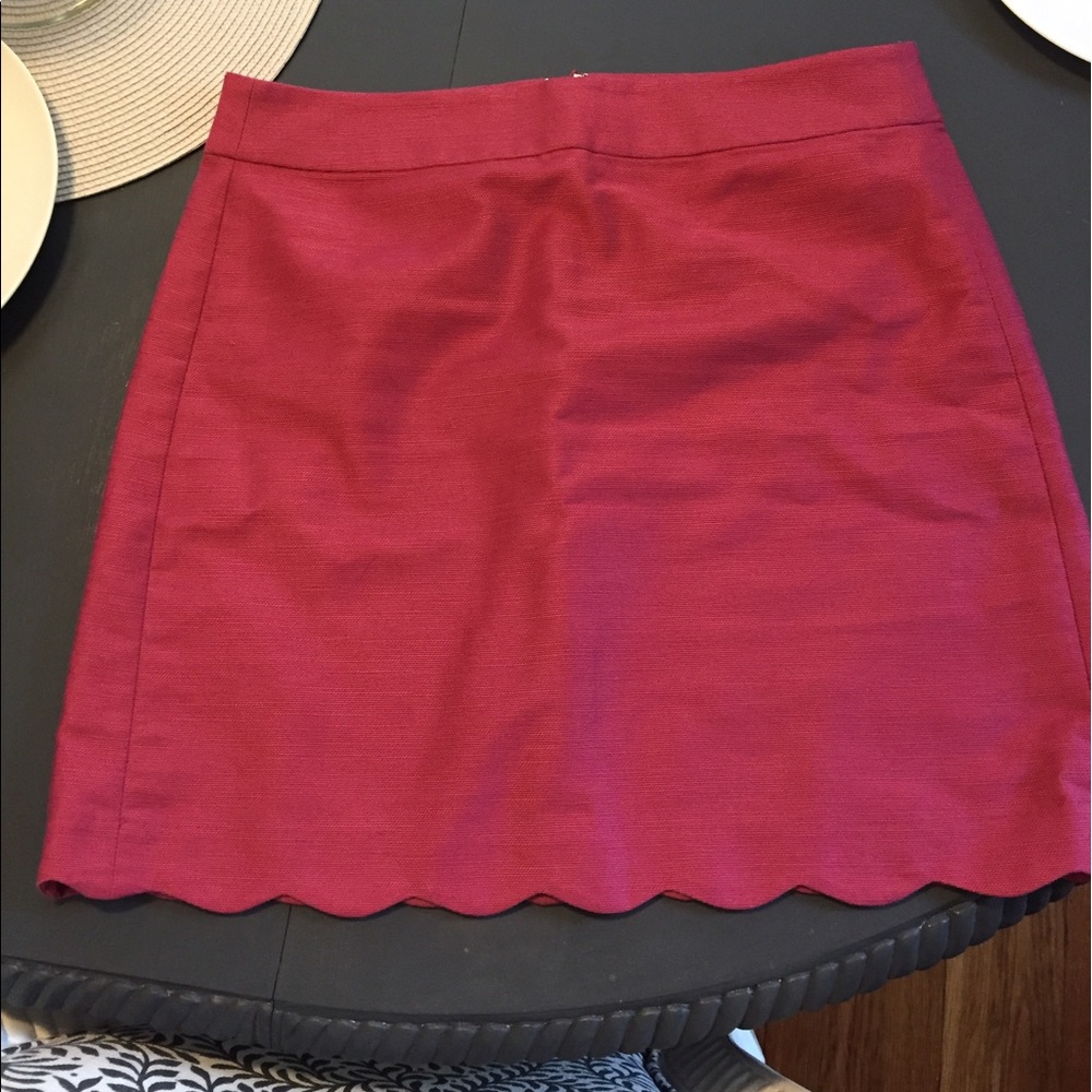 Sale! Loft Scalloped Skirt size 6