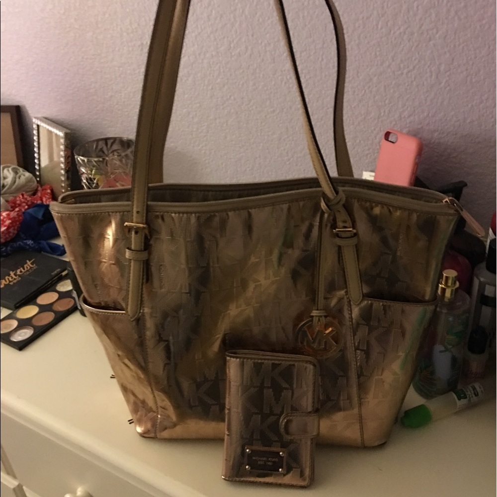 Rose Gold Michael Kors purse and matching wallet - Picture 1 of 3