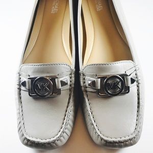 Michael Kors Flat Gray