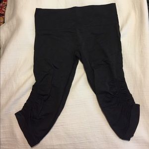 lululemon In the Flow Crop