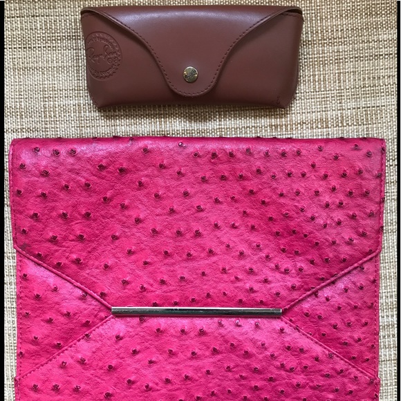 Pink clutch with silver details - Picture 3 of 3