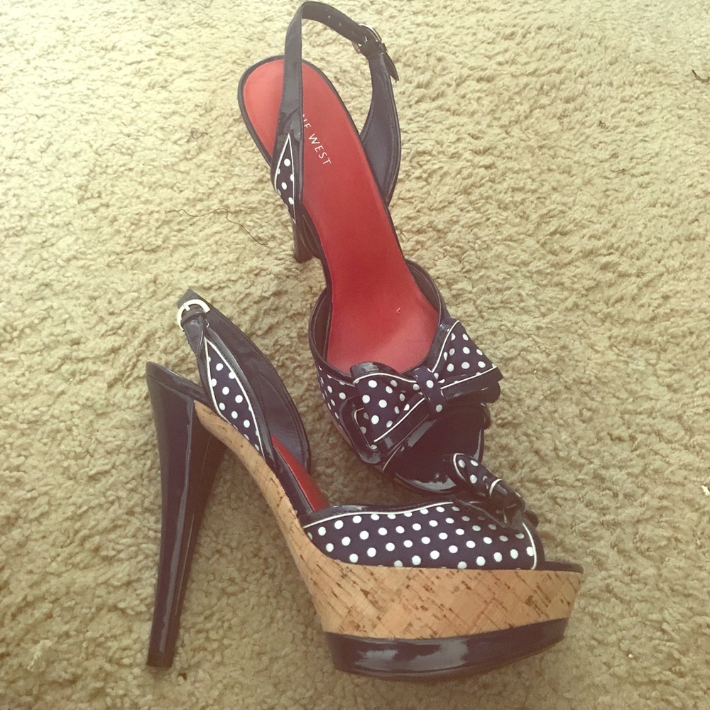 Navy blue and white polka dot sandal with bow!