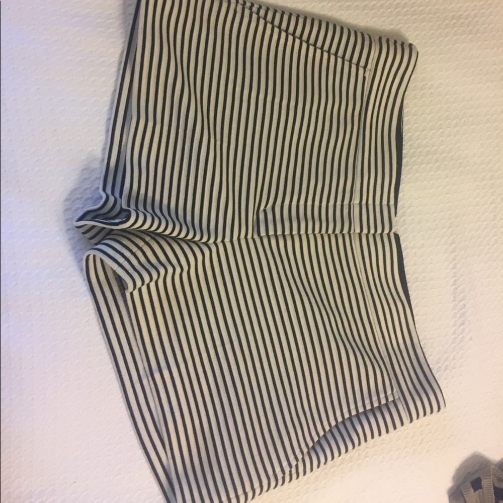 BCBG MAXAZRIA ivory and black striped shorts