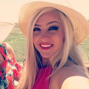 Meet your Posher, Angelea