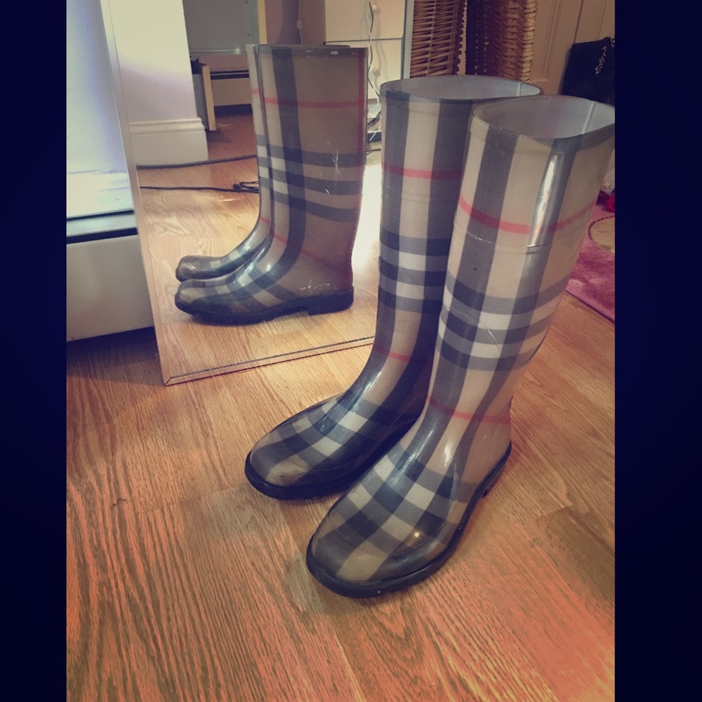 Authentic Burberry Rain Boots size 38 (8 US)