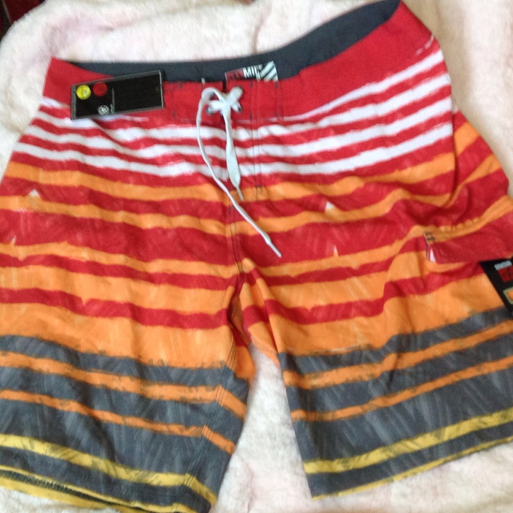 Micros Men's board shorts NEW size 38