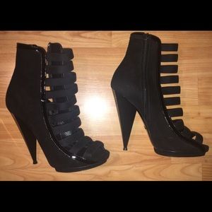 Suede with elastic straps pump - worn 1 time