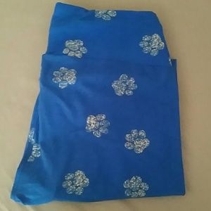 Lularoe OS Pawprints HTF