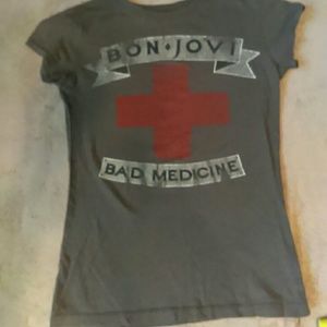 Cute retro Bon Jovi t-shirt