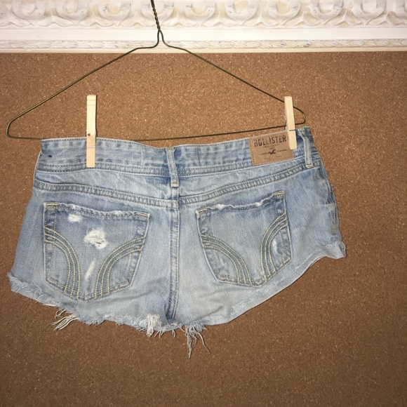 Hollister Jean Shorts - Picture 2 of 2