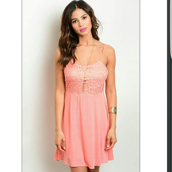 New Markdown Daisy dress w/bow & cutout back S,M,L - Picture 2 of 3