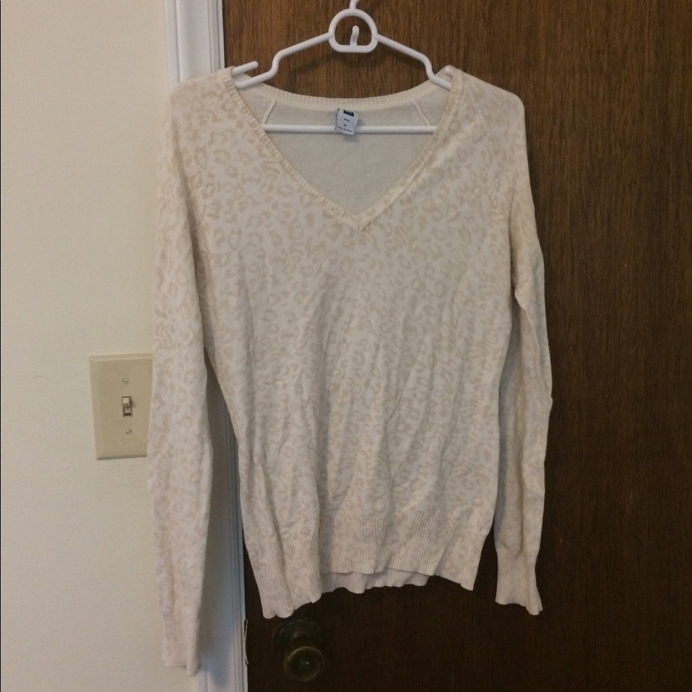 Gap vneck sweater.