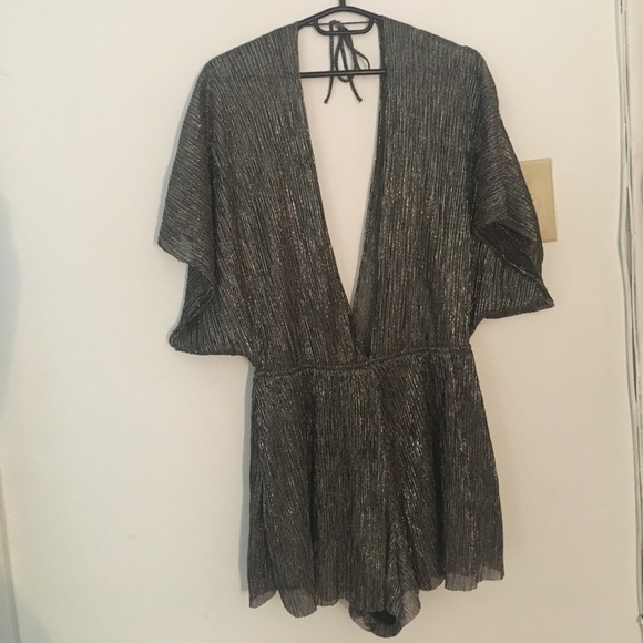 Metallic/shiny Tobi Romper - Picture 3 of 6