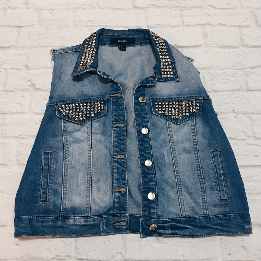 🌪💥Studded Denim Vest💥🌪