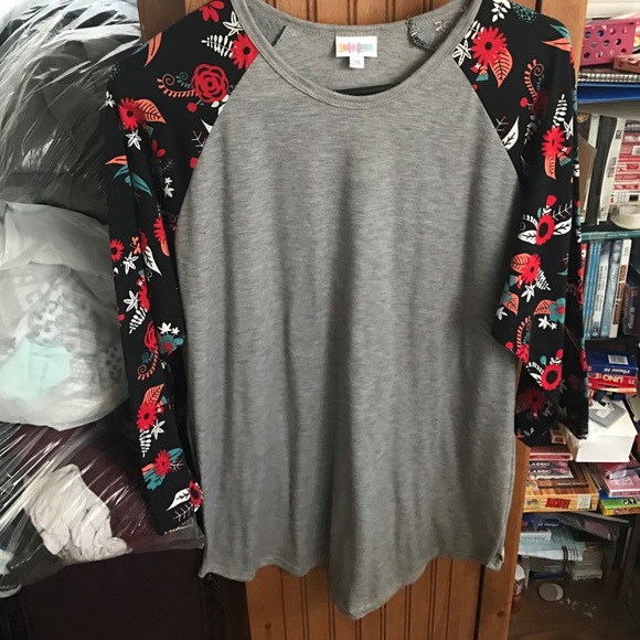 LuLaRoe Tops - NWOT Lularoe floral randy