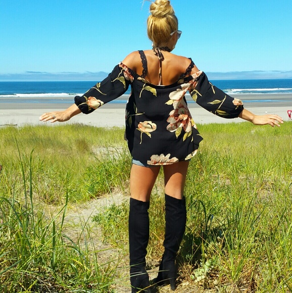 💋LAST 1💋'EMMA' Black floral choker top - Picture 3 of 4