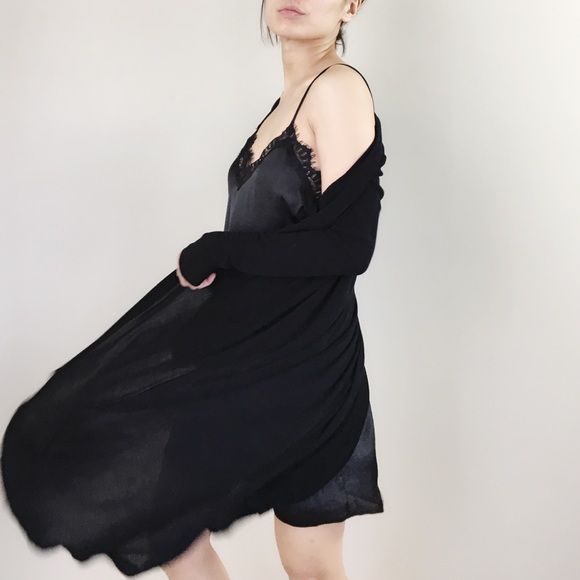 Simply sexy satin lace dress - Picture 3 of 6