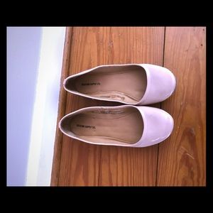 Nude ballerina flats