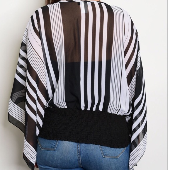 Sheer striped batwing sleeve top size various - Picture 2 of 8