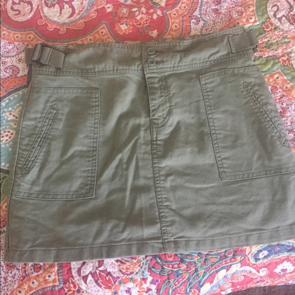 Old Navy green Skirt