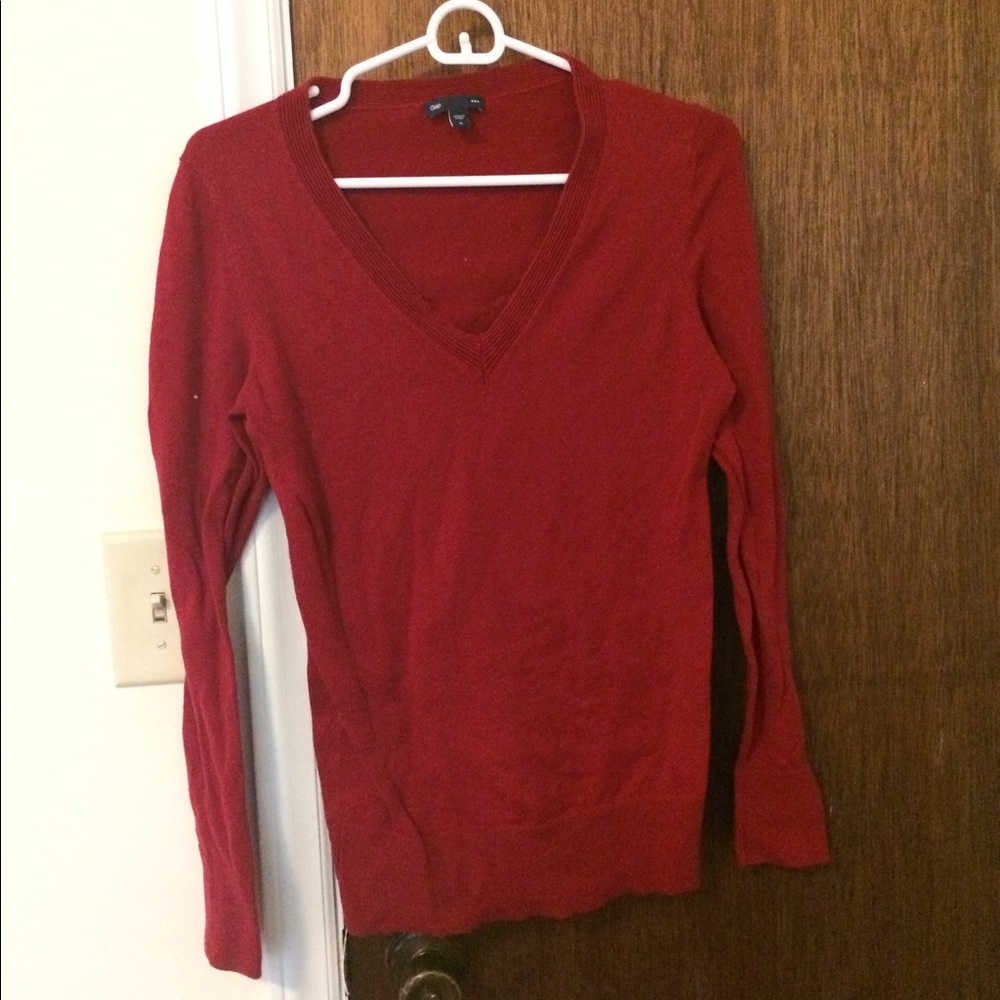 Gap vneck sweater