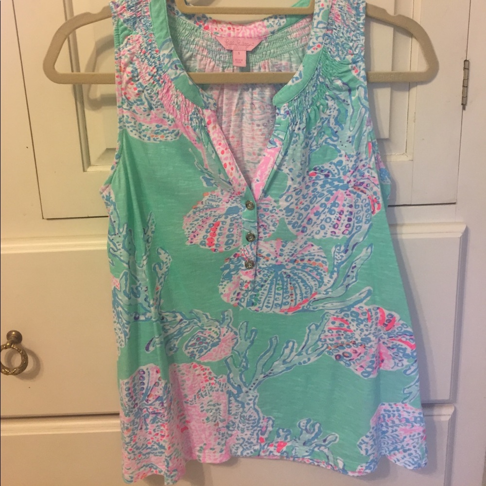 Lilly Pulitzer Essie print top