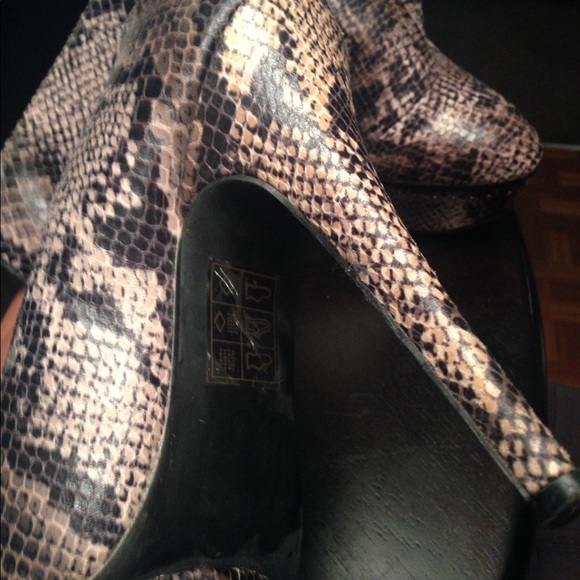 Booties from Spain - Picture 3 of 3