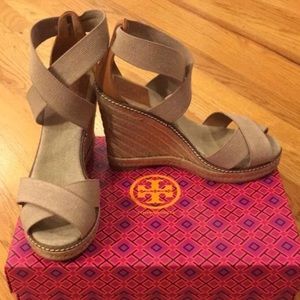 Tory Burch Adonis 110mm Tan/Gold Wedge Heels