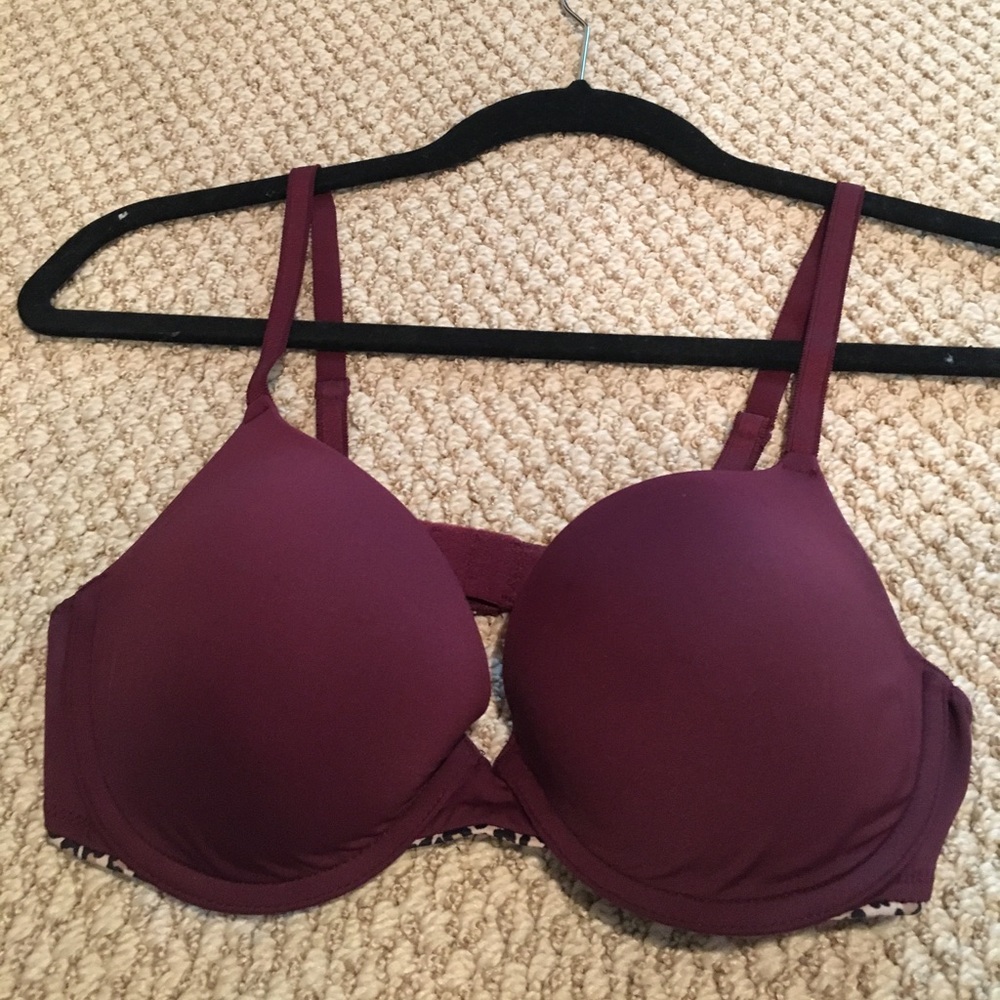UNWORN Victoria's Secret push-up bra!!!