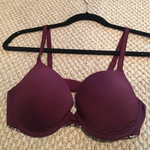 UNWORN Victoria's Secret push-up bra!!!