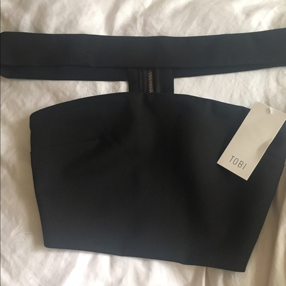 Tobi Black crop top shoulderless - Picture 3 of 4
