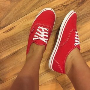 Vans size 9 (fit like 8.5)❤