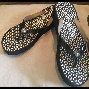 Brighton black flip flops Worn once like new!