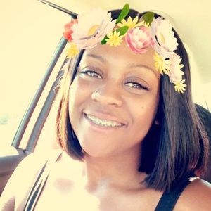 Meet your Posher, Dominique