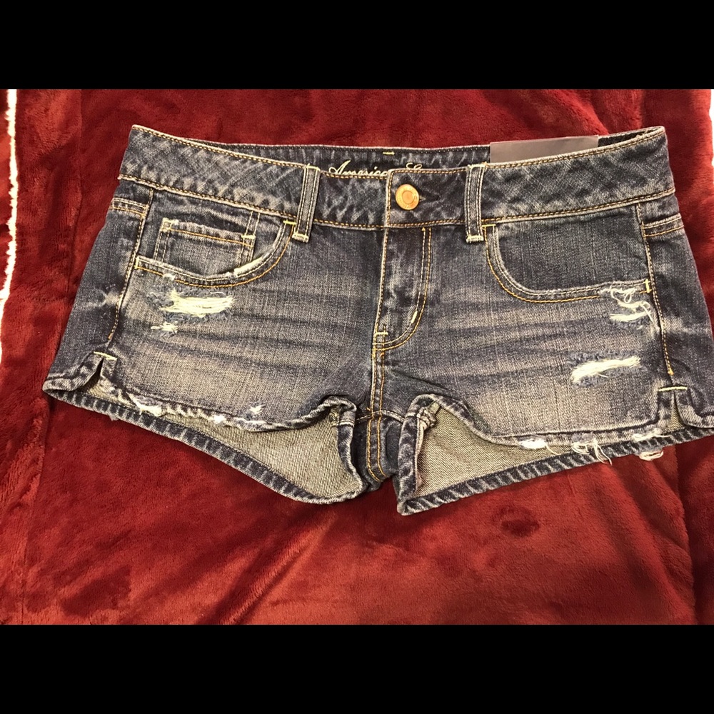 NWT American eagle distressed jean shorts size 6