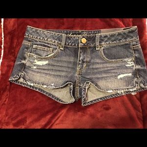 NWT American eagle distressed jean shorts size 6