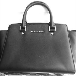 🖤TRADE???🖤 Black Michael Kors Selma