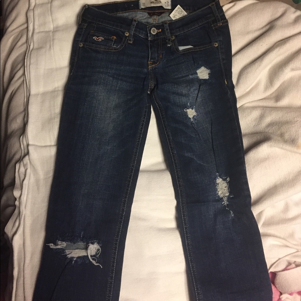 Hollister slightly destroyed jeans